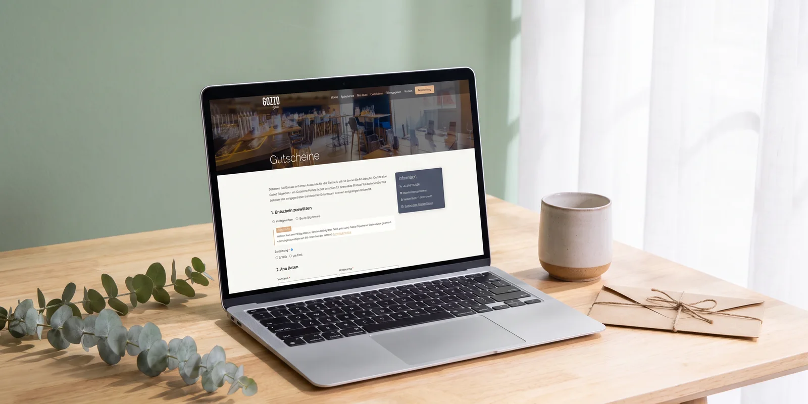 Webentwicklung: Gutscheinbestellung von Gozzo by Late am Laptop